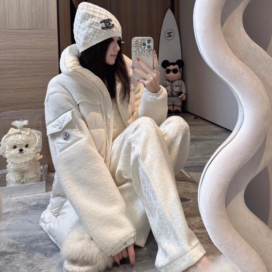 몽클레어 에스카우트 Escaut 숏 다운 여성 자켓